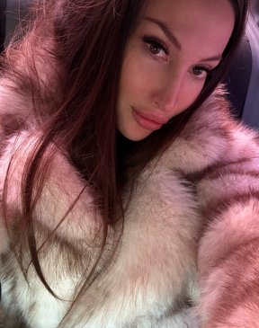 Полина, 24