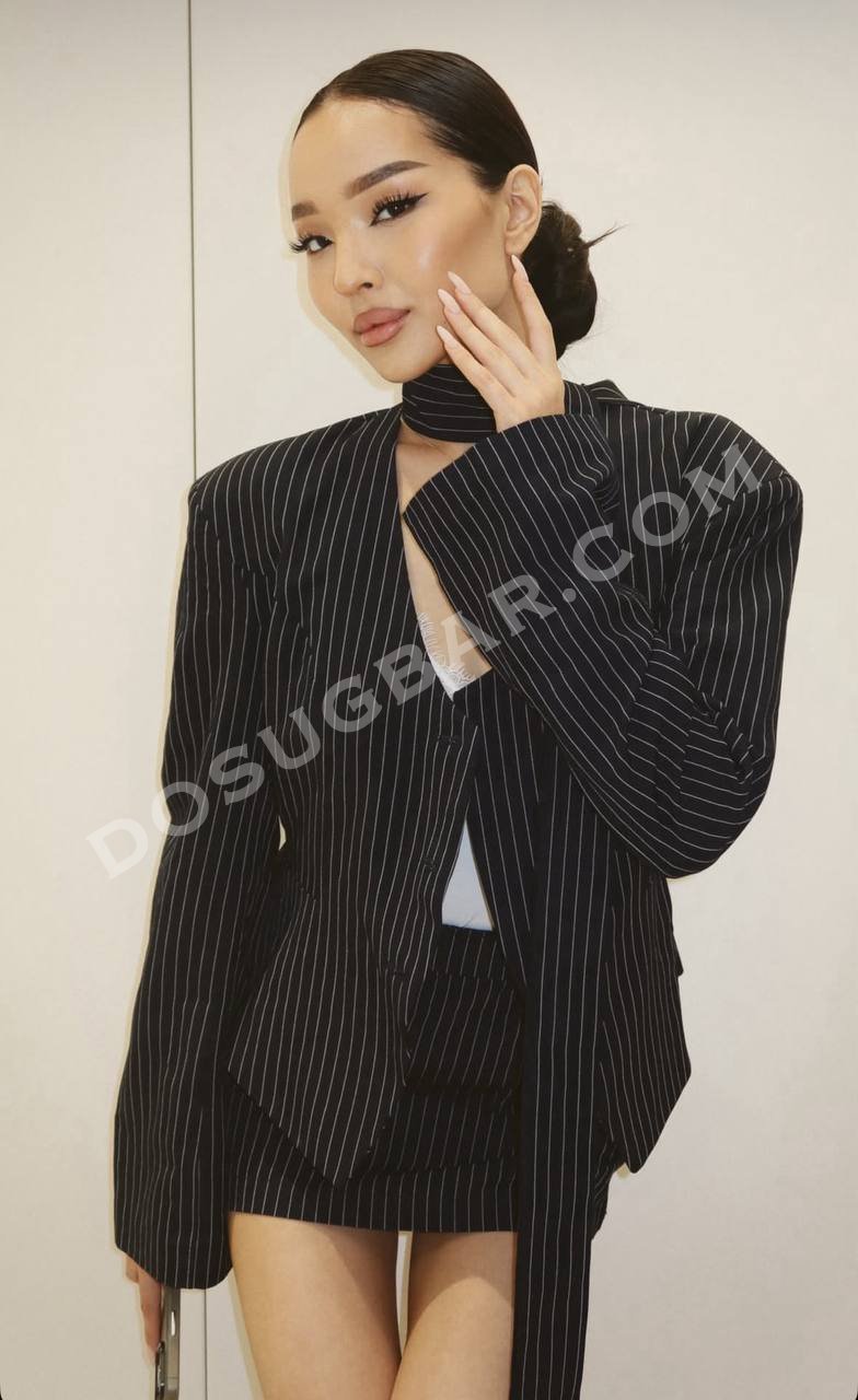 Даяна, 19 Даяна, 19