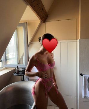 Алиса, 24